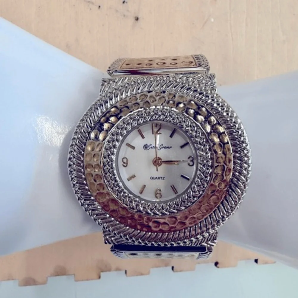 VTG SUSAN GRAVER HAMMERED MOTHER OF PEARL WATCH/CUFF BRACELET new battery